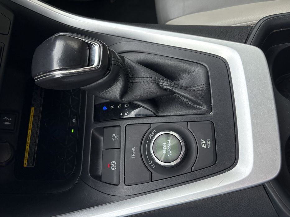 Toyota Rav4 Hybrid 2019 Luxury