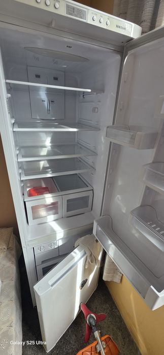 Продава се хладилник