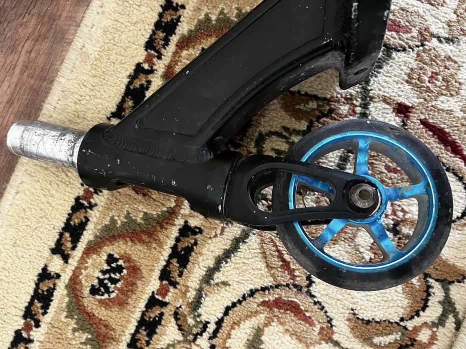 дека самоката с вилкой