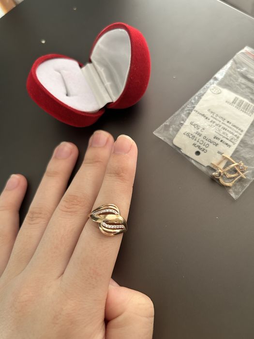 Продам золотое кольцо