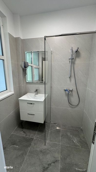 De inchiriat Imobil  9 camere , 285 mp. Cantemir langa Metrou
