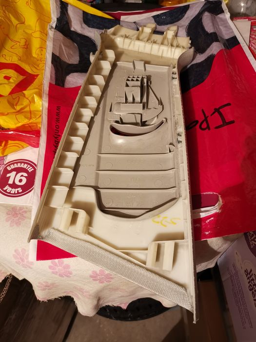 Интериорни части за Audi A4 B8 колонки, плафон