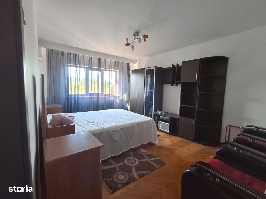 Apartament 3 camere, decomandat, de inchiriat – Str. Amaradia /Lice