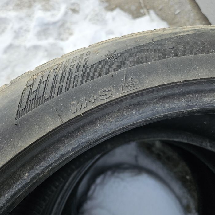 Vând 4 cauciucuri iarna 285/40r21