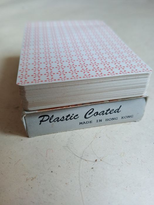 Карты пластиковые . Для взрослых.