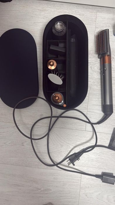 Dyson airwrap,in stare excelenta
