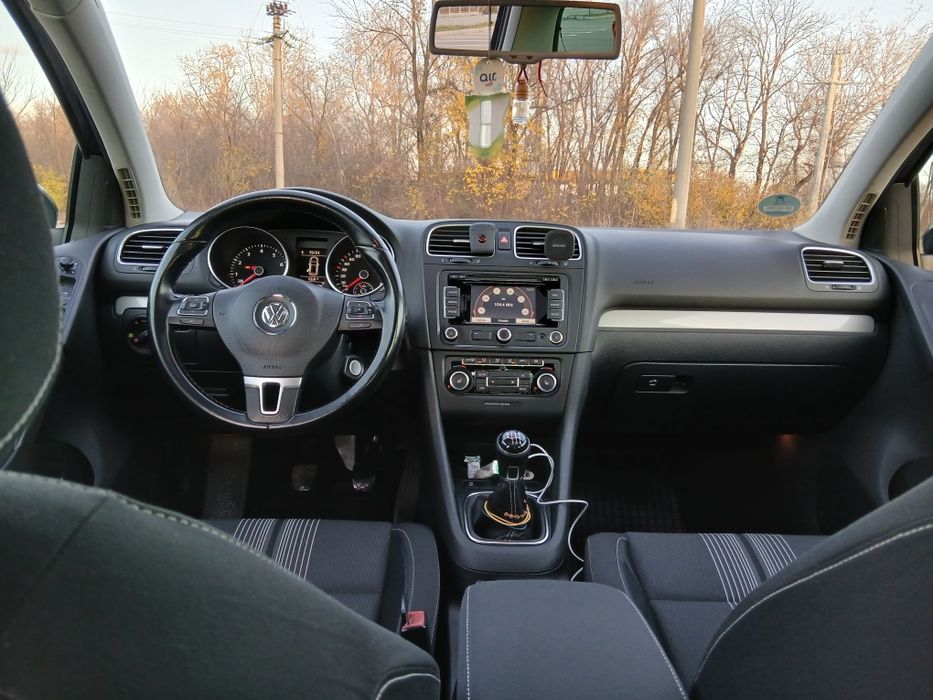 VOLKSWAGEN Golf 2012 — imagine 2