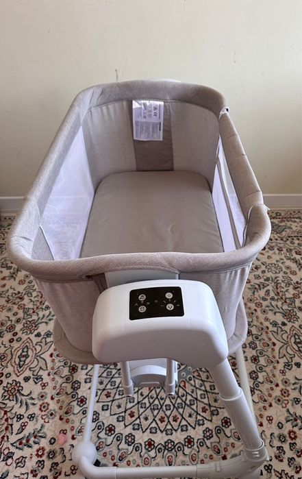 Детский электронный манеж-качалка