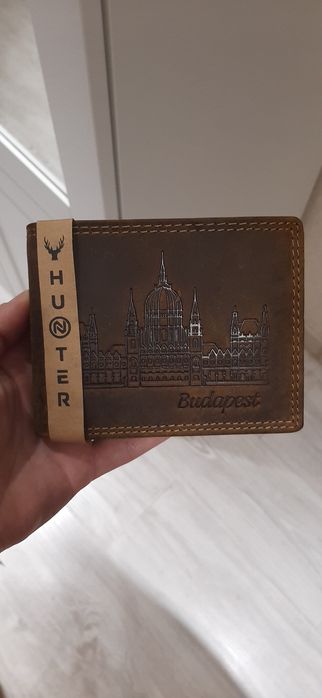 Portofel din piele întoarsă
