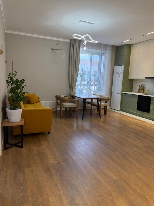 Срочно!Продается 2 комнатная квартира(кухня-студия)Жанибек гр7