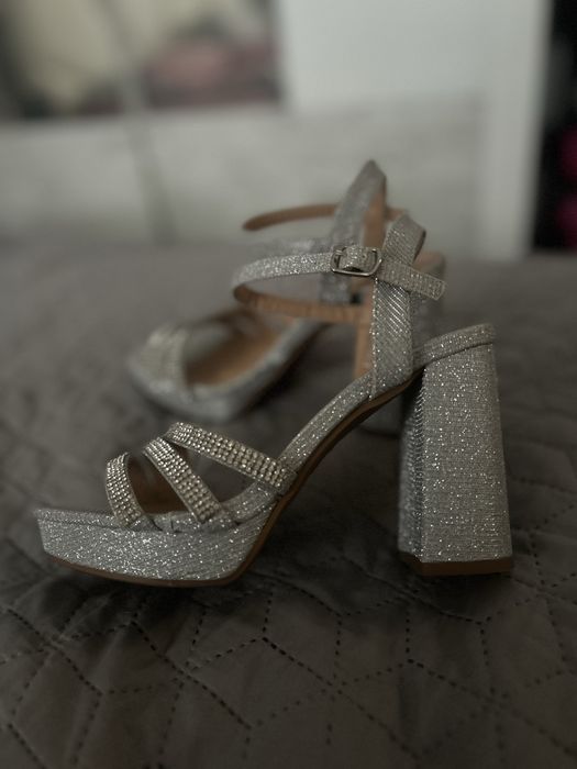 Официални токчета