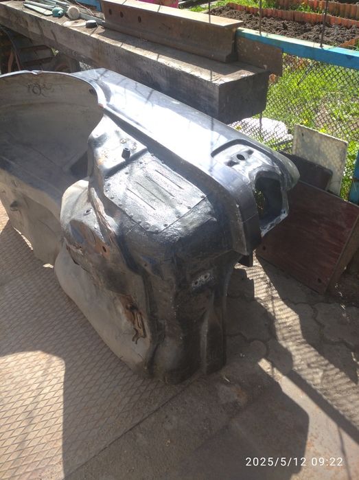 Продам крыло левое заднее Ауди 80Б3