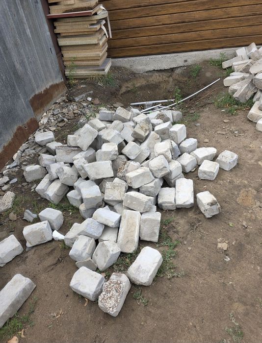 Продам   кирпич.