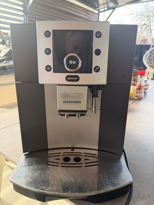 Delonghi Кафемашина