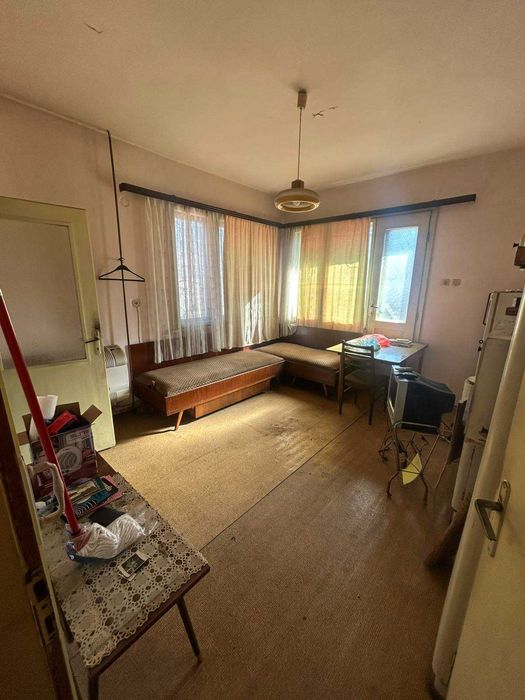 Двуетажна газифицирана къща, гр. Попово