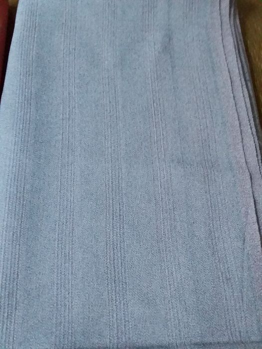 Продам два отреза из натуральной шерсти (бостон)