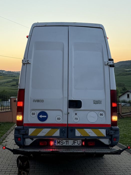 IVECO DAILY//35C15V//2004//3.5 t//Motor 2.8//150 cp