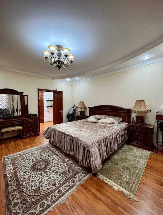 Продаеться квартира 5/8/9 Мирабадский район Улица Афросиаб 160 м2