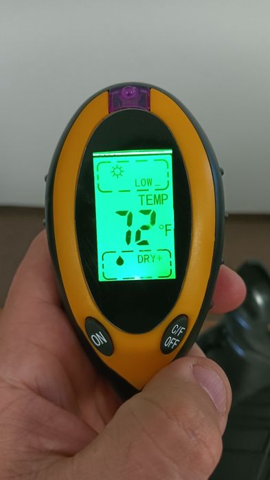 Termometru pentru sol