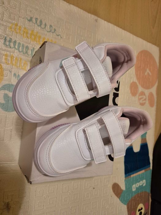 Adidas детски бели маратонки