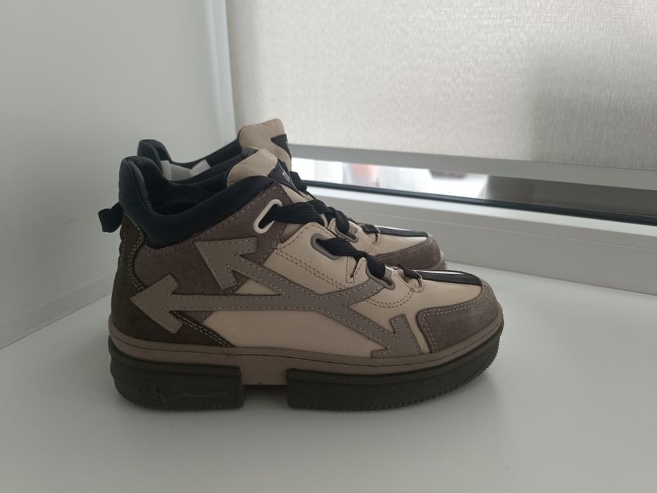 Кроссовки демисезонные