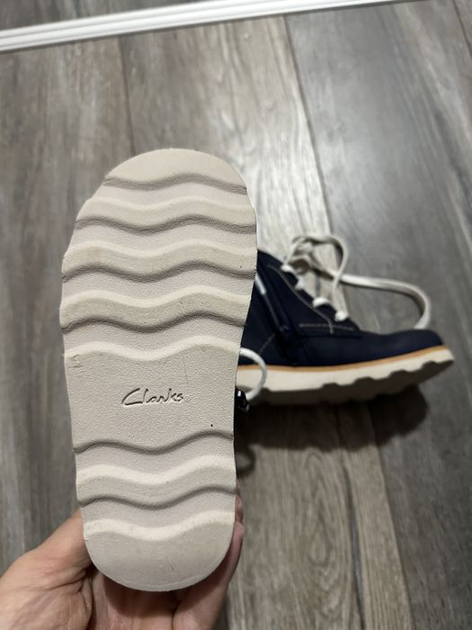 Ghete baietei Clarks