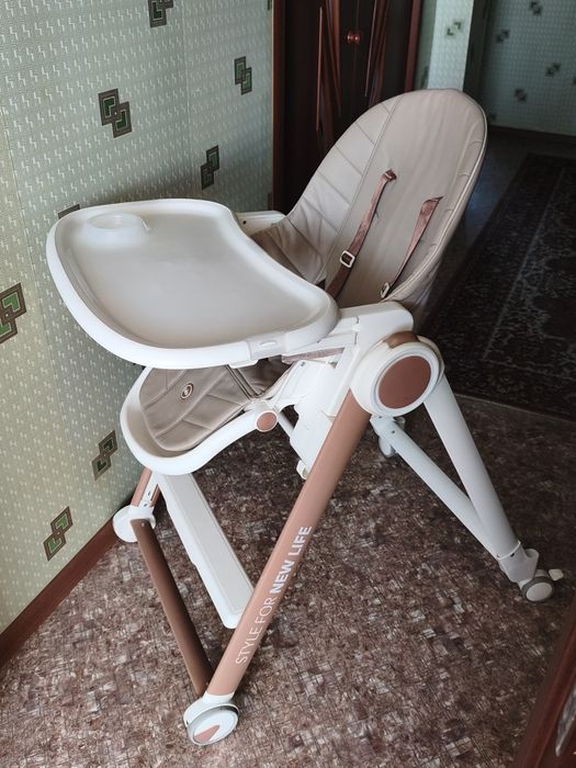 Стульчик для кормления Happy Baby