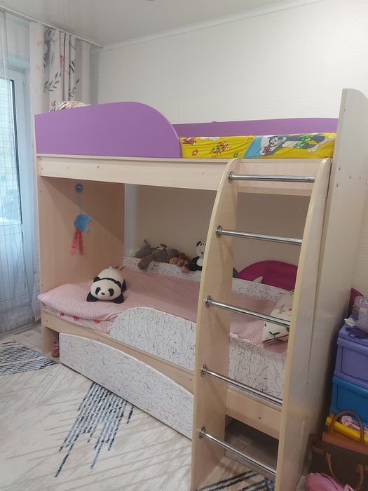 Продам двухьярусную кровать