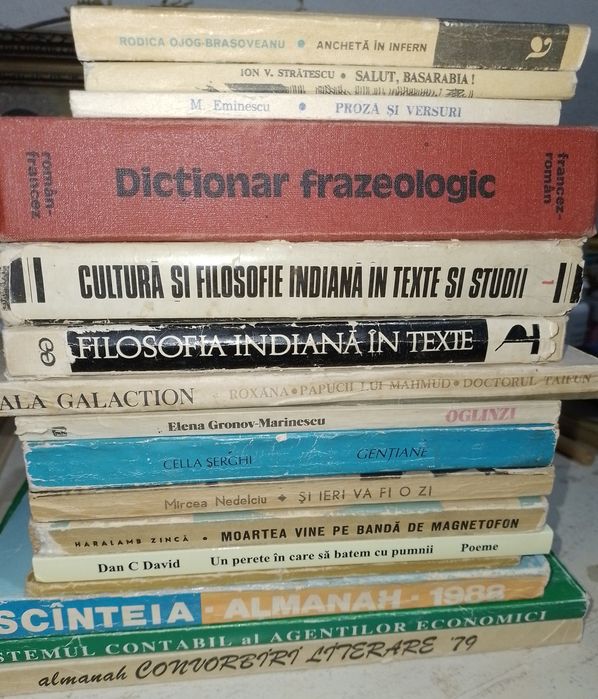 Vând cărți diverse, la lot