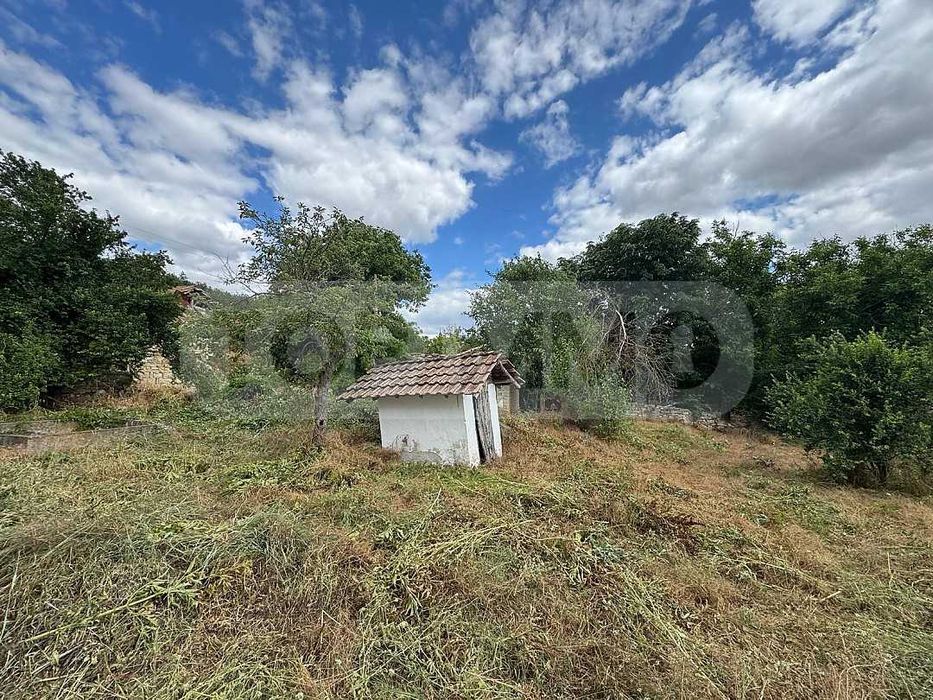 Двуетажна къща в село Копривец