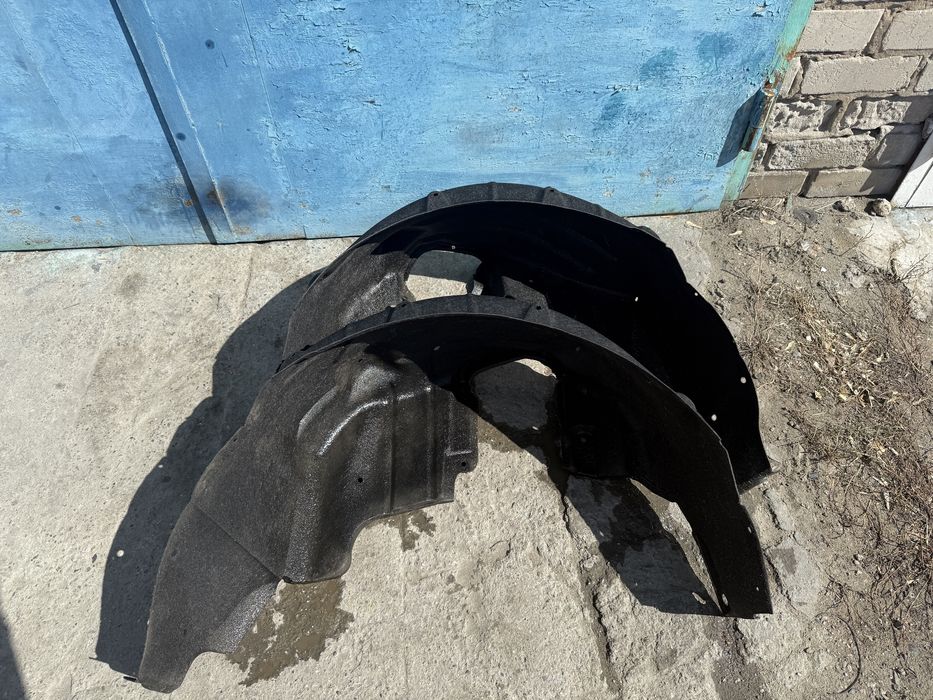 Подкрыльники (локеры)camry70