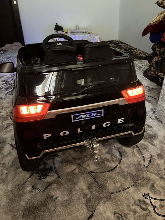 Детская машина электромобиль