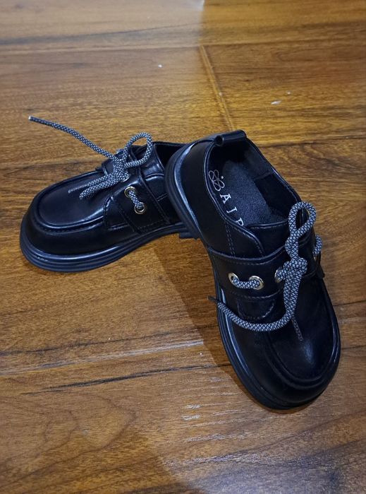 Продаю Детскую обувь для мальчиков