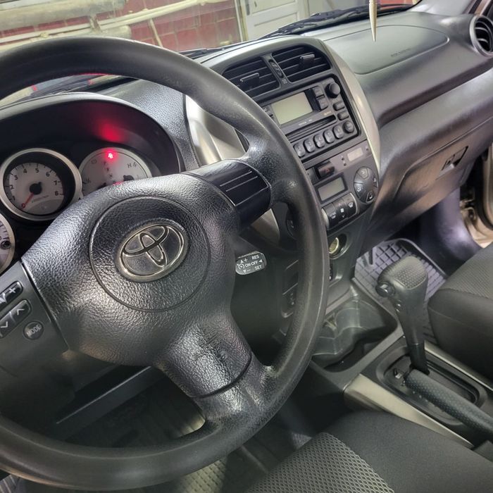 Продается RAV4 (2004 г.в.)