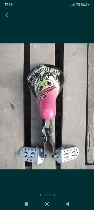 Сиденье детское для велосипеда с подножками .