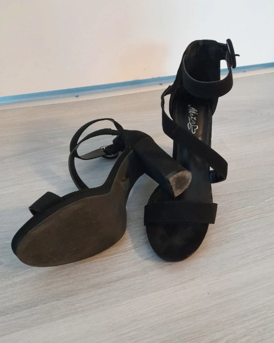 Sandale toc gros nr 39