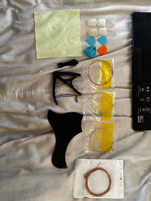 Новая Гитара Vecas в идеальном состоянии