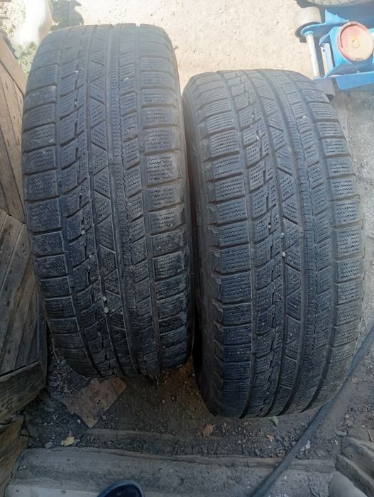 Продам две покрышки 205/55 r16.