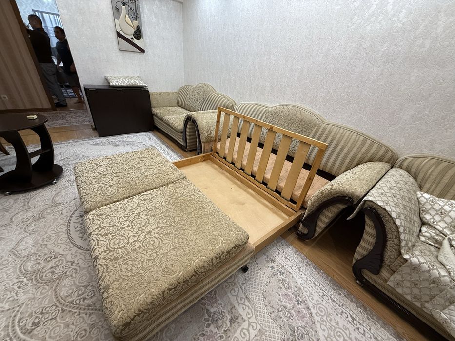 Продается комплект диванов