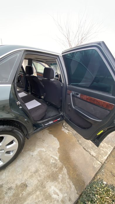 Зеленный Audi A6