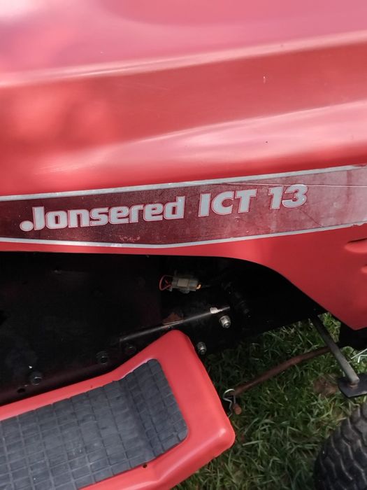 Tractoras tuns gazon/ iarba Jonsered ICT  13