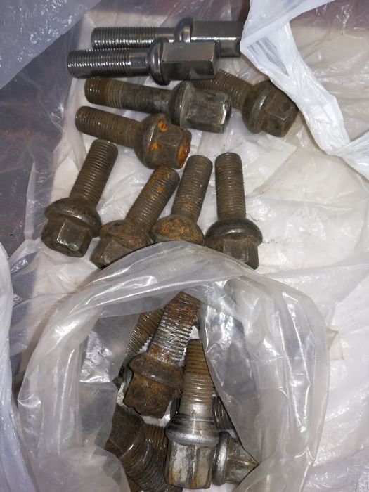 Болты колесные Мерседес