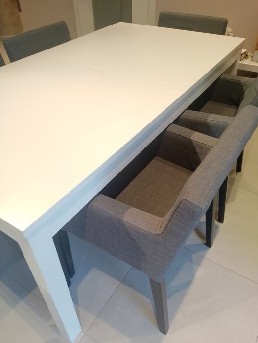 Маса за трапезсрия с 6 стола и бонус 4 стола за бар плот