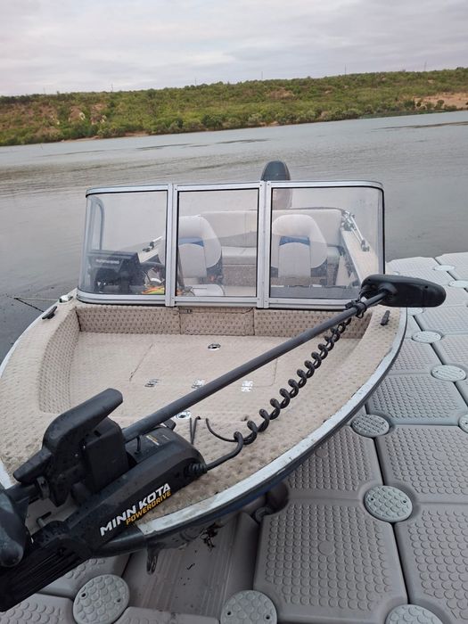 Barca de pescuit si agrement din aluminiu STAR CRAFT (USA)