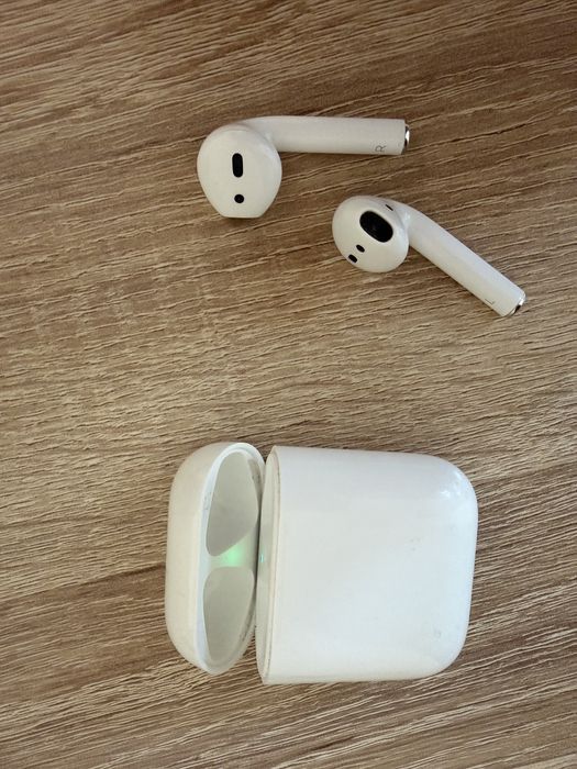 Apple Airpods 2го поколения