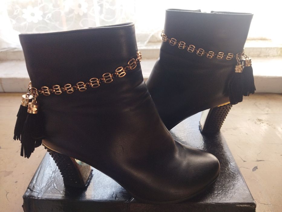 Продам полусапожки женские