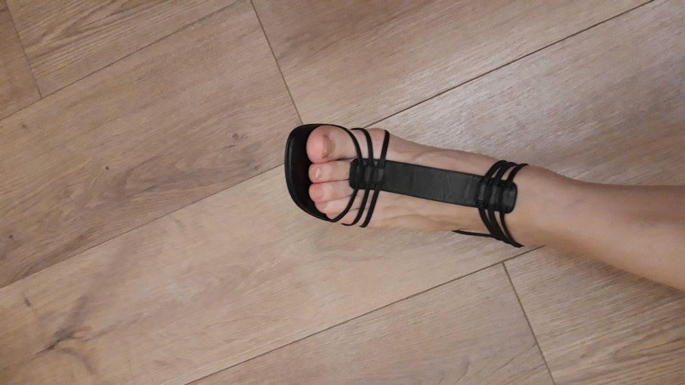 Босоножки 38разм. кожа