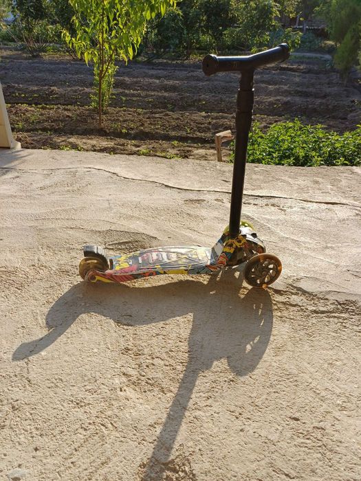 Велосипед Урал & Кама & 2 маленьких велика и самокат маленький. б/у