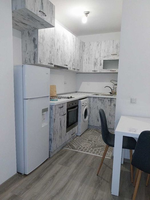 Дава се под наем Двустаен апартамент в Варна, Левски - 70 кв.м за 408 € - Снимка #1