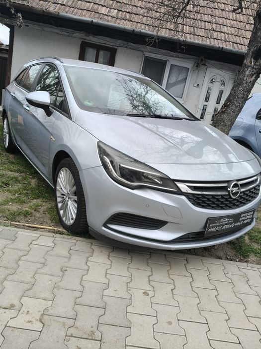 Vând Opel Astra K